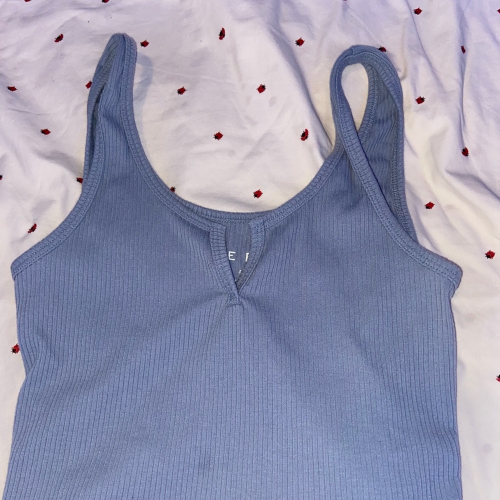 Blue cropped tee